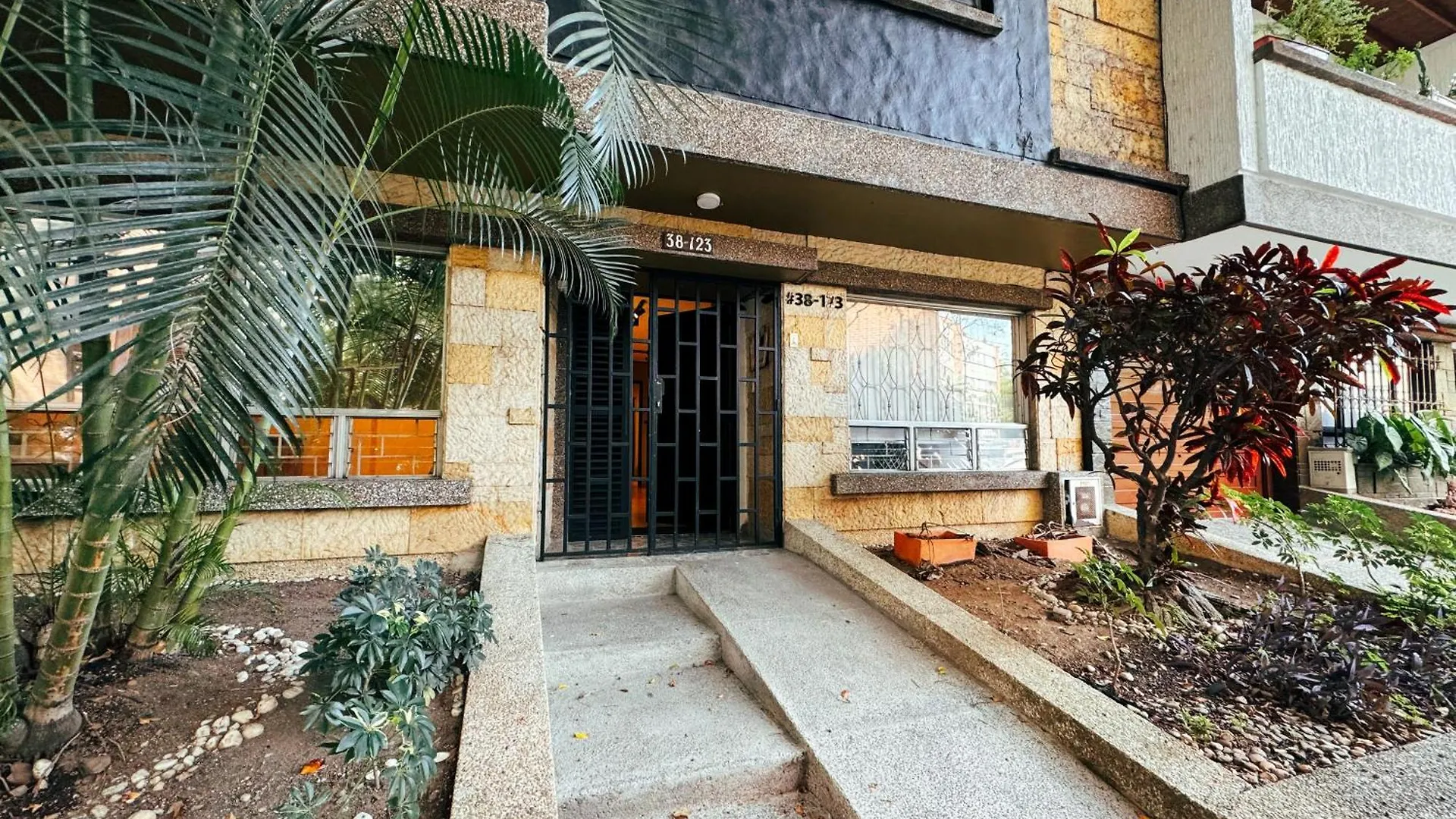 Apartment Alojamiento Disponible Para La Comic Con Colombia Nid104 By Roots Rentals Medellin